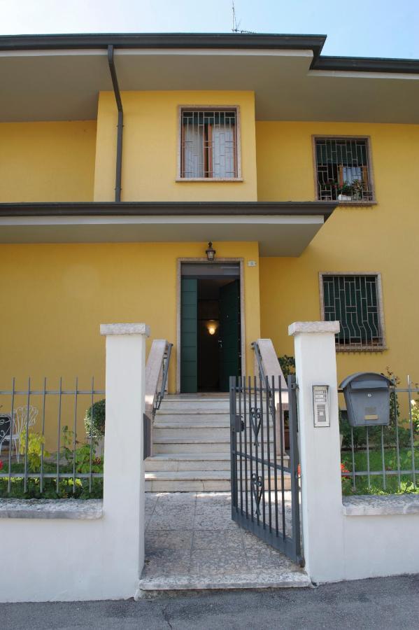 Apartamento Casa Betty Peschiera del Garda Exterior foto